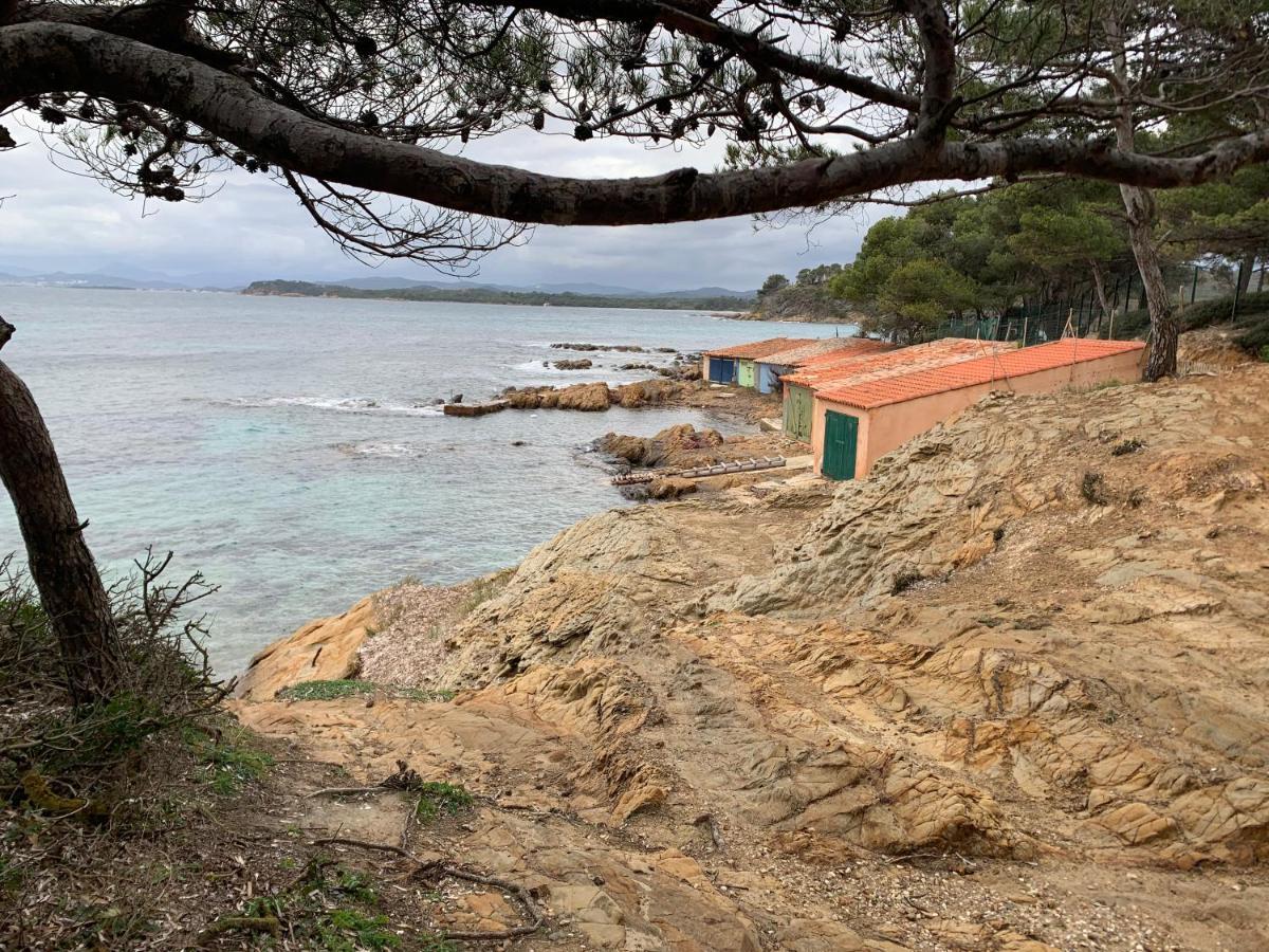 T2 climatisé à l'Ile d'Or avec piscine près de la plage La Londe-les-Maures Esterno foto